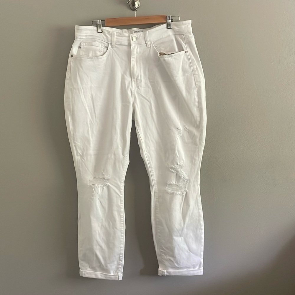 Judy Blue White Denim Distressed Jeans Size 18W‎